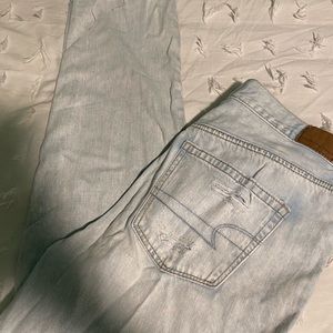 American Eagle- light washed mom jeans